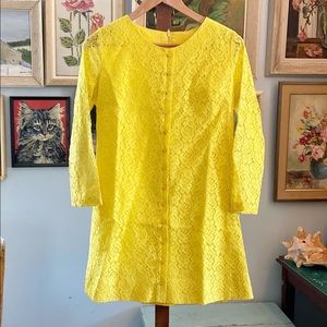 True vintage yellow lace mini dress. 1960s.
